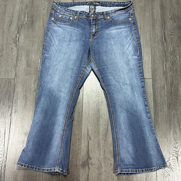 Torrid Source Of Wisdom Womens Flare Jeans Sz 20‎ Blue Denim Stretch Stone Wash - Picture 1 of 9